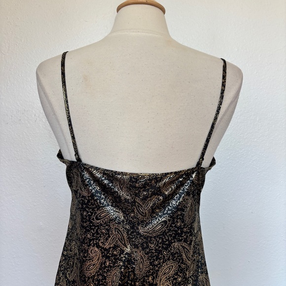 Vintage Black and Gold Paisley Chemise - Picture 8 of 11